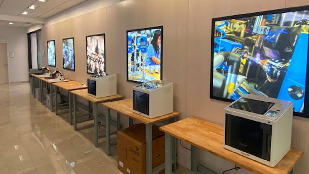 3D Printers in a Design Lab